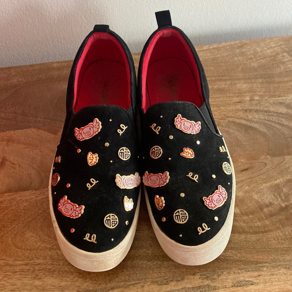 EUC ALDO platform slip on
